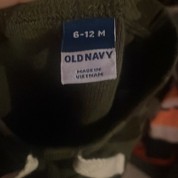 Old Navy Infant Onesie and Jogger Matching Set - Picture 4 of 5